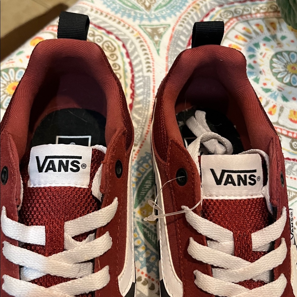 NEW Vans Men's Burgundy and Black Checkered Sneakers size 9 - Picture 3 of 9